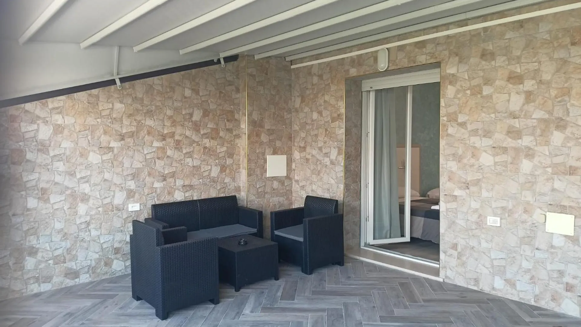 Pensjonat La Dea Rooms Ferrara