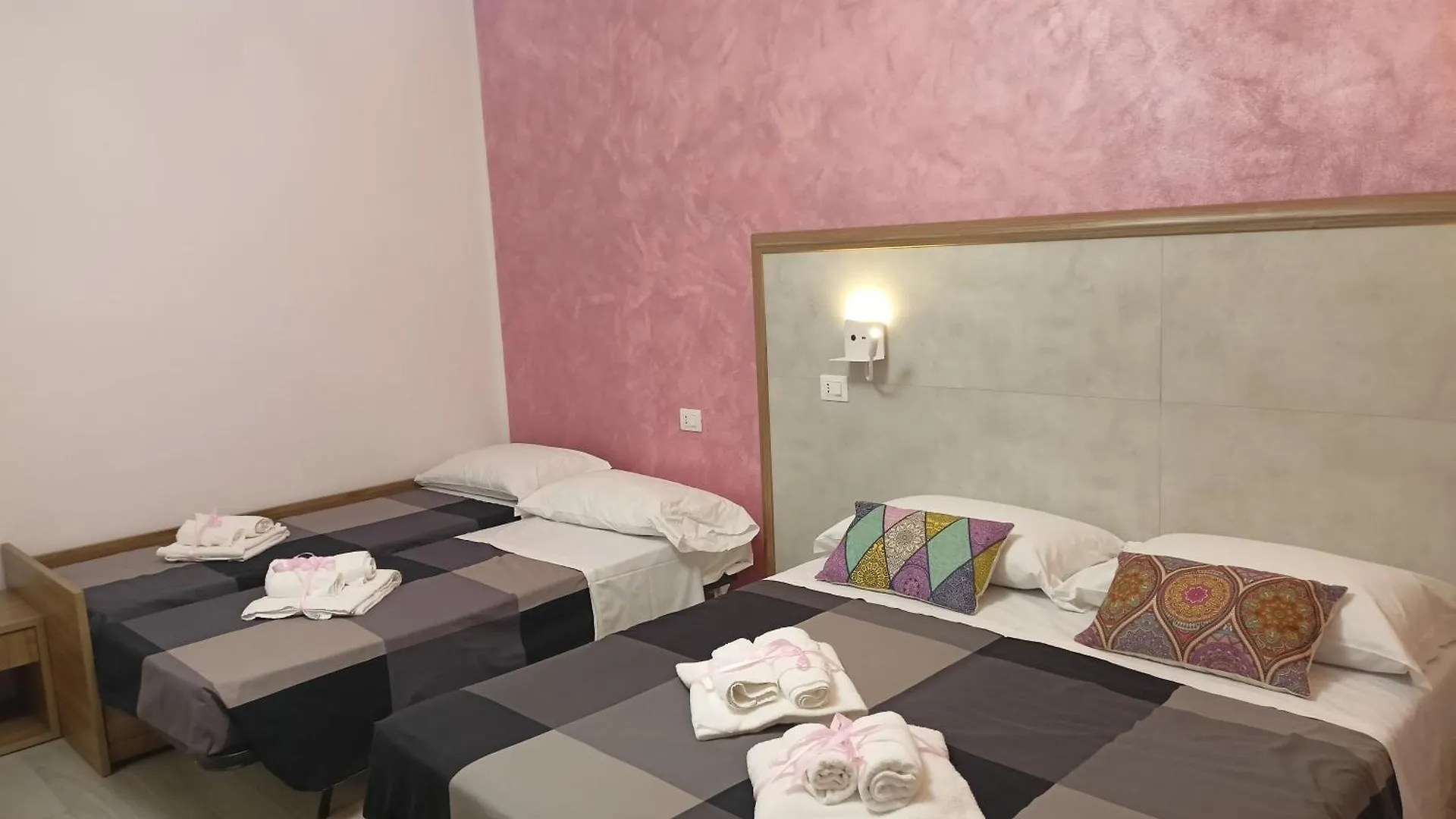 La Dea Rooms Ferrara 0*,  Włochy