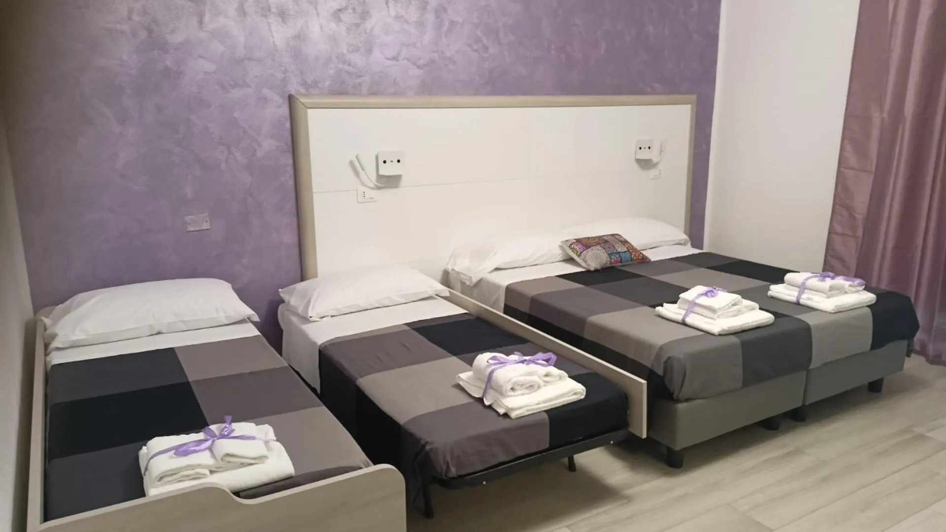 Pensjonat La Dea Rooms Ferrara